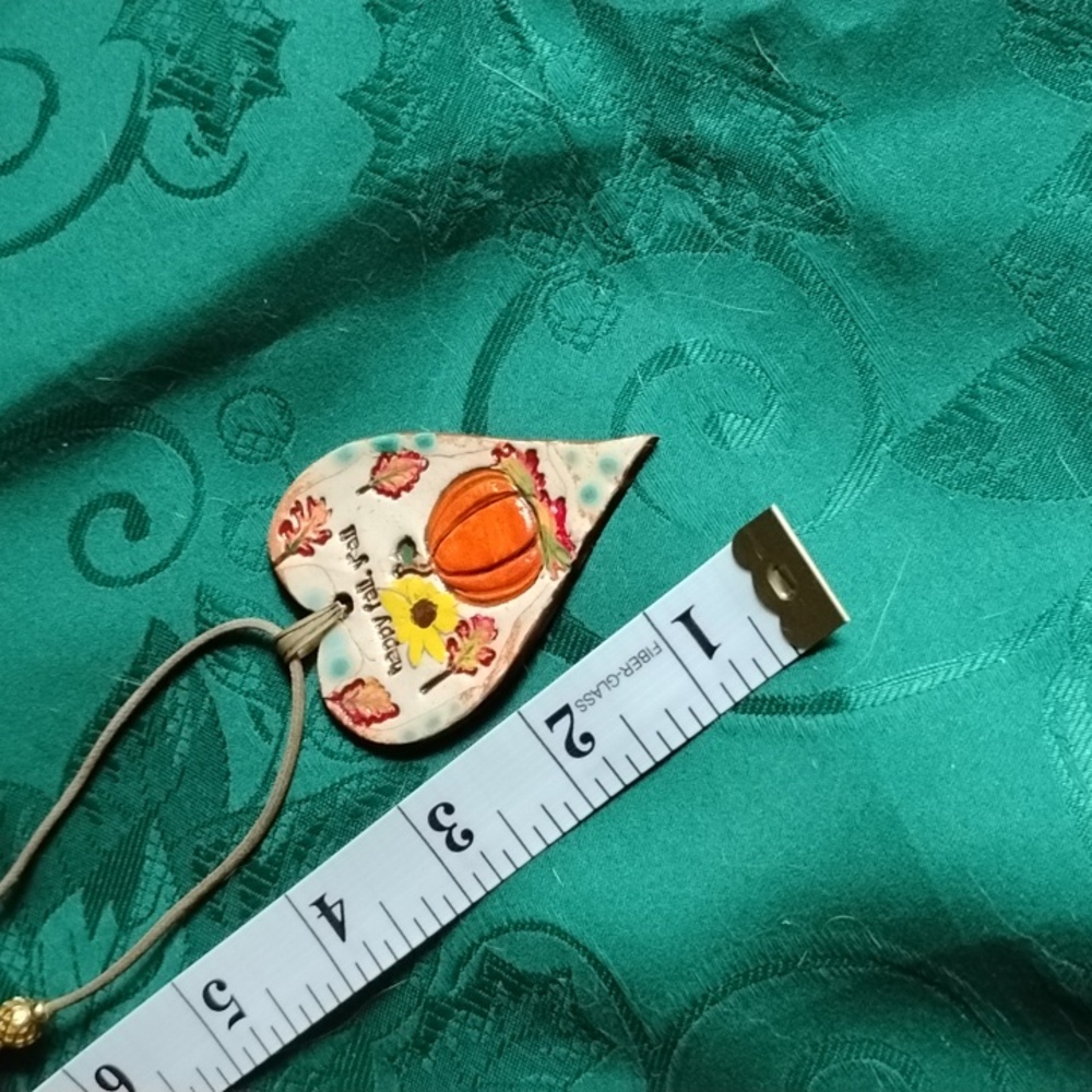 🎃Hand Crafted Heart-Shaped Fall Pendant Necklace🎃 - Picture 6 of 8